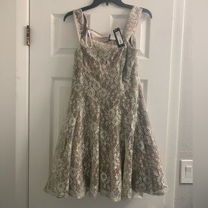 Elegant Lace Mini Dress in Cream and Tan